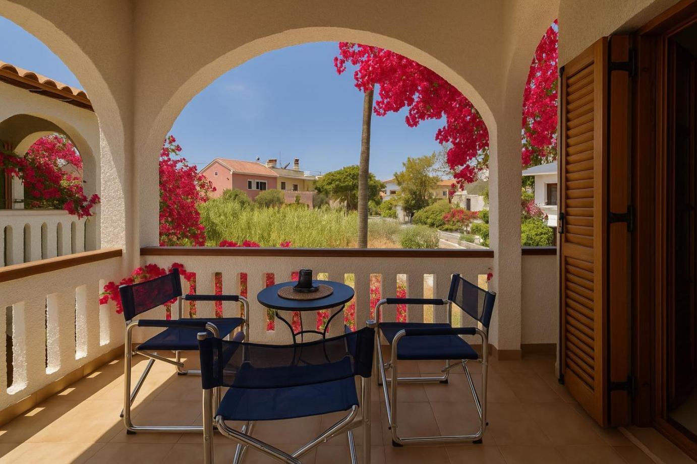 Nicolas Aparthotel 2*