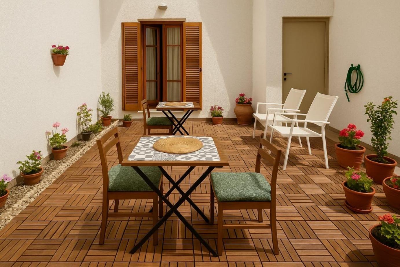 Nicolas Aparthotel 2*